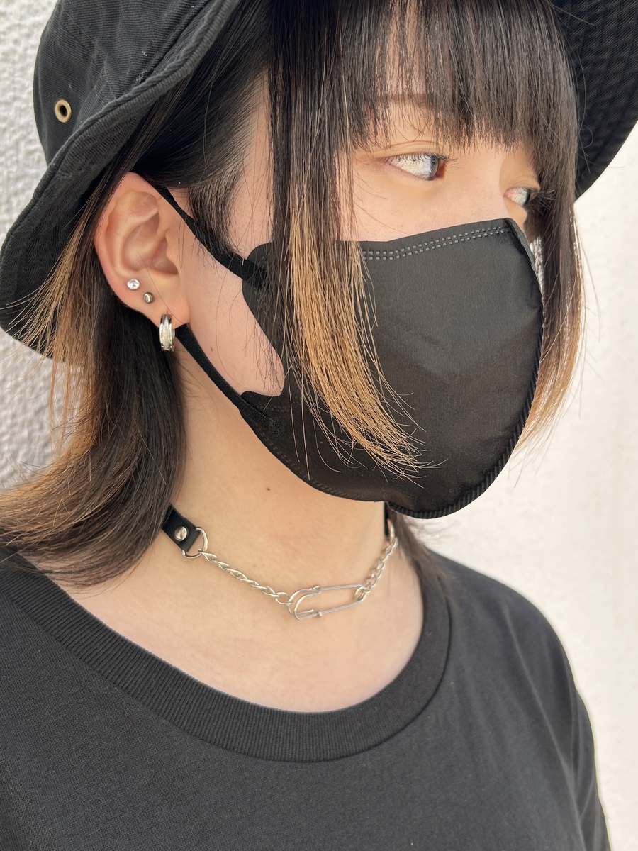 SAFETY PINS チョーカー