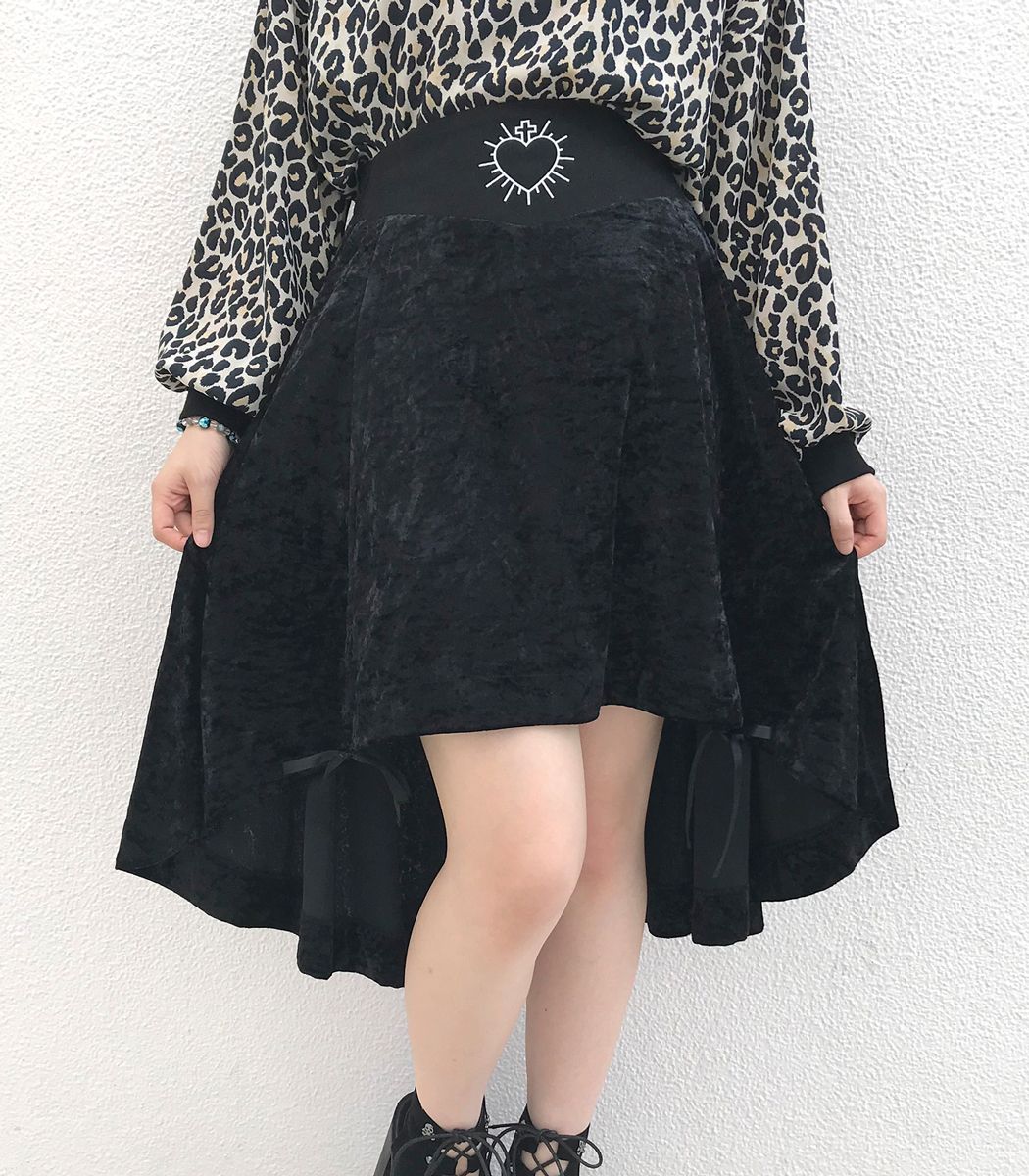 0197□ Na+H エヌエープラスエイチ 合皮 ガーゼ アシメ スカート 黒